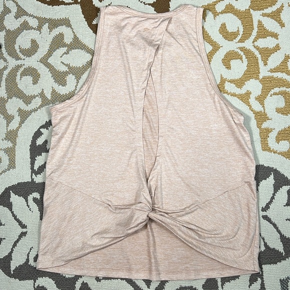 Fabletics tank top with open back and knot detail - Picture 7 of 12